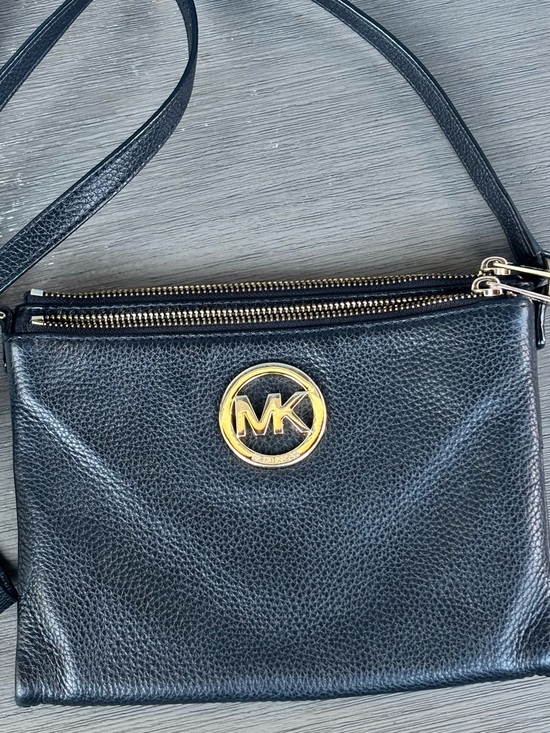 Michael Kors Handbags - Michael Kors Black Pebbled Leather Crossbody with Gold MK Emblem